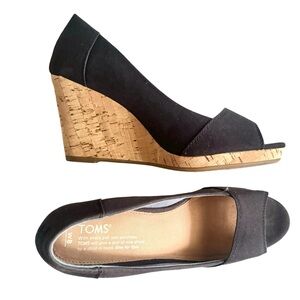 TOMS Cotton and Cork demure Peep Toe Wedge - Size W8
